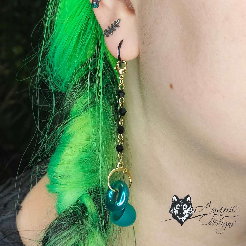 Ayame Designs - Detachable Beaded Stainless Steel Loop Earplug Earring Chains Oorbelhanger - Goudkleurig